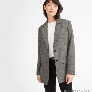 The oversized Blazer jacket from Everlane, black grey and white plaid.